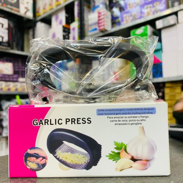 Stainless Steel Garlic Presser – Manual Kitchen Garlic Crusher Tool